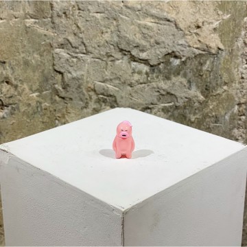 【アレ（ARE）の見守りソフビ人形】　【Strawberry Milk】Soft Vinyl Guardians